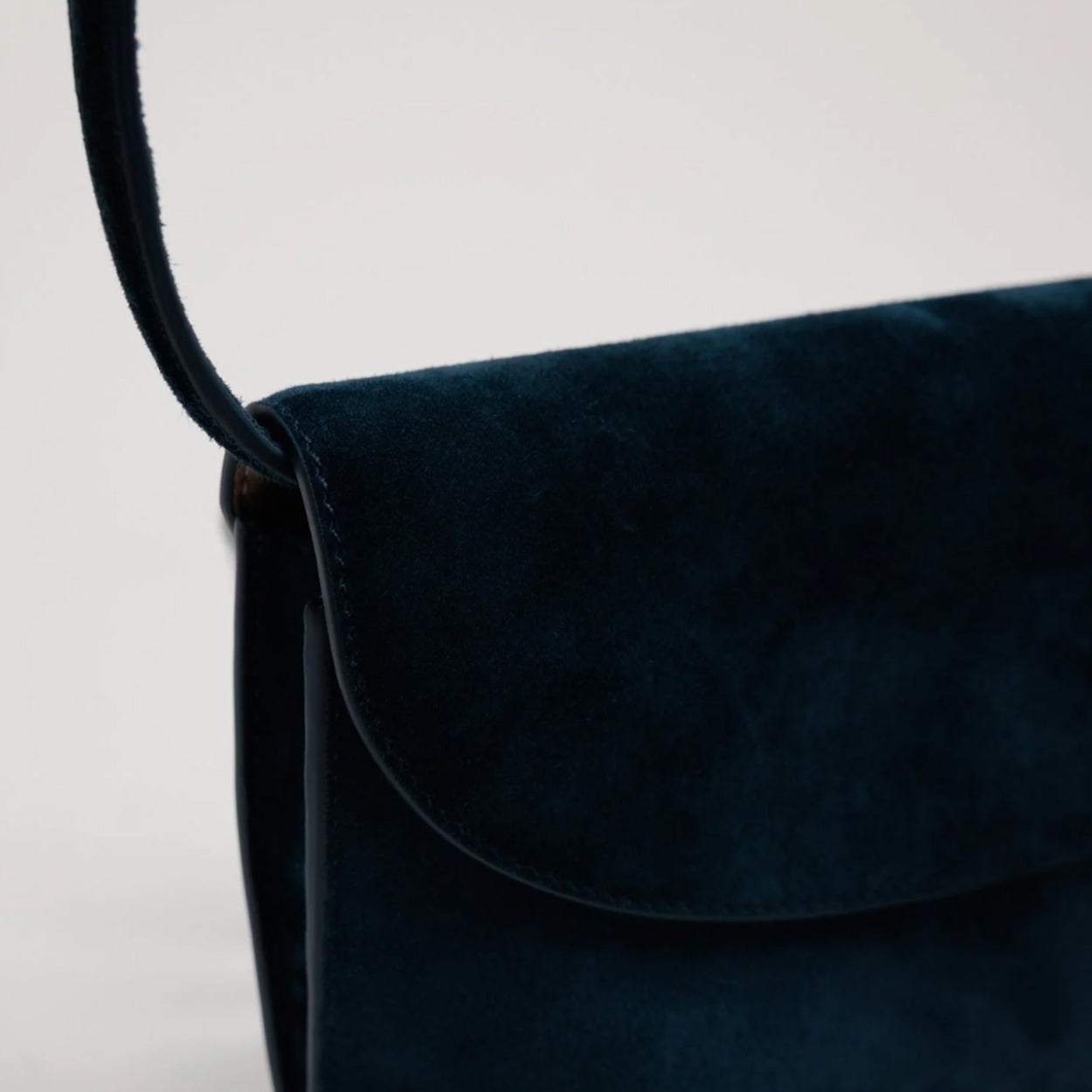 Yu Mei Keriana Clutch Blue Navy Suede