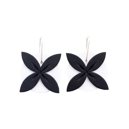 Aolele Tipani Statement White & Black